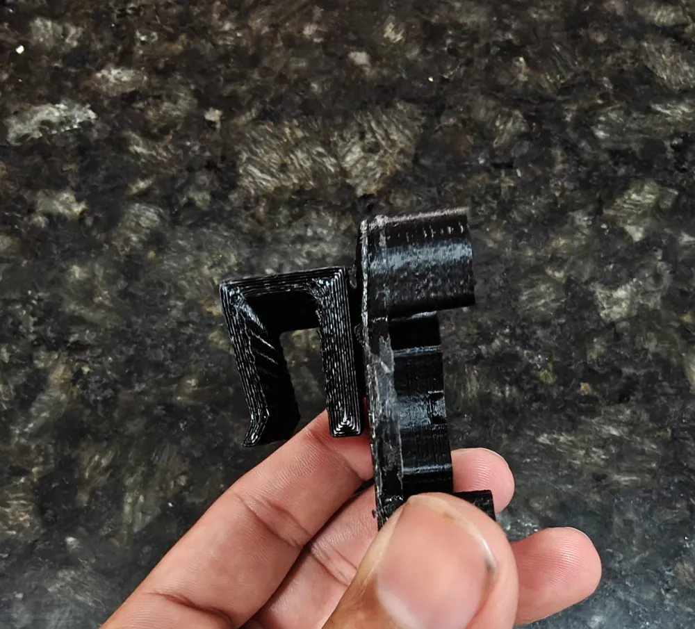 Printed collar clip assembled on the cradle